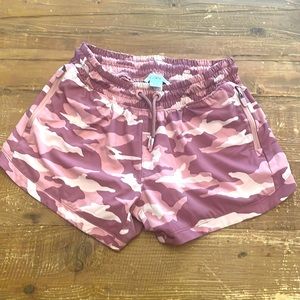 Athleta girl sz L athletic short, unlined, rose camouflage print